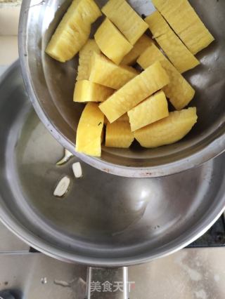 豆芽炒黄米糕的做法步骤：4