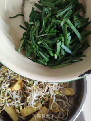 豆芽炒黄米糕的做法步骤：6