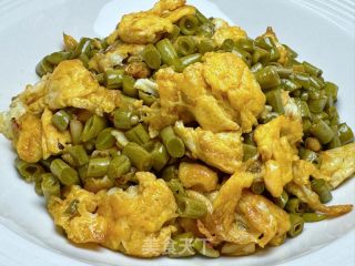 酸豆角炒鸡蛋的做法