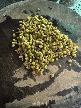 酸豆角炒鸡蛋的做法步骤：1