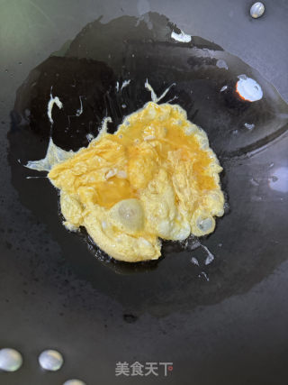 酸豆角炒鸡蛋的做法步骤：4