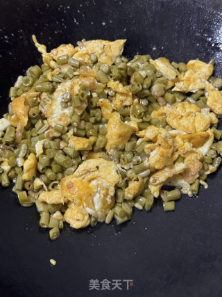 酸豆角炒鸡蛋的做法步骤：10