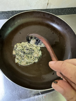 紫菜鱿鱼饼的做法步骤：9