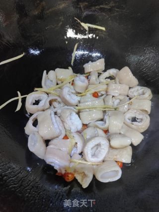 酸菜炒肥肠的做法步骤：10