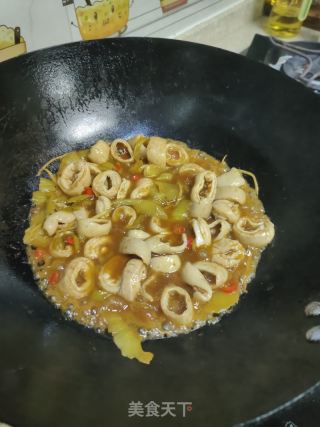 酸菜炒肥肠的做法步骤：14