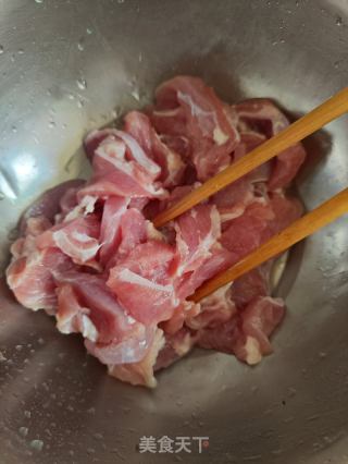 八宝菜炒肉片的做法步骤：3