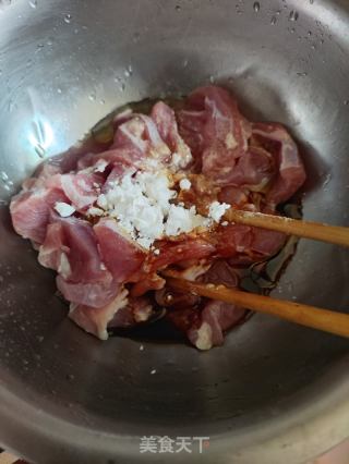 八宝菜炒肉片的做法步骤：4