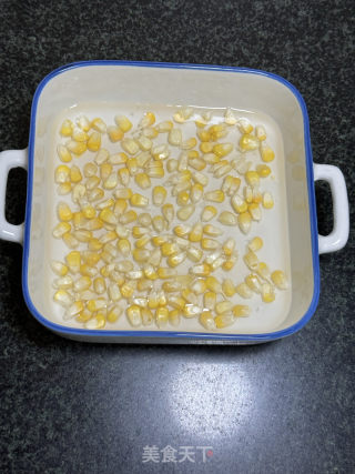 芝士玉米火腿吐司的做法步骤：1