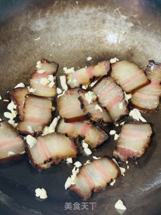 野芹菜炒腊肉的做法步骤：4