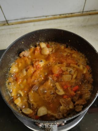 番茄蘑菇炖牛肉的做法步骤：9