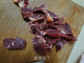烧牛肉的做法步骤：1