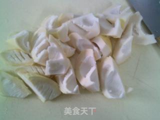 黑木耳咸肉雷笋焖油豆腐的做法步骤：2