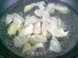 黑木耳咸肉雷笋焖油豆腐的做法步骤：3