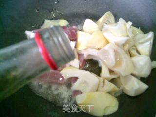 黑木耳咸肉雷笋焖油豆腐的做法步骤：4