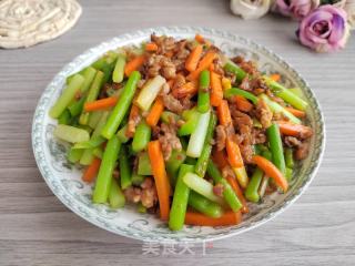 青椒蒜苔炒肉丝的做法步骤：6