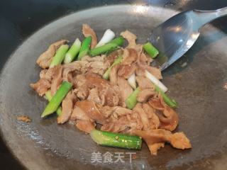 木耳鸡胸肉焖老豆腐的做法步骤：6