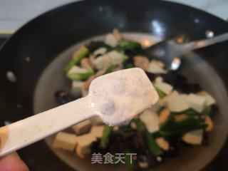 木耳鸡胸肉焖老豆腐的做法步骤：9