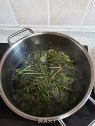 香椿煎蛋的做法步骤：1