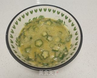 秋葵煎鸡蛋的做法步骤：3