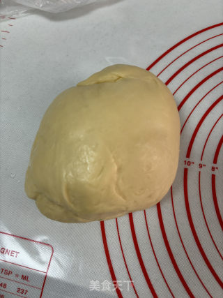 咸香蓬松香肠卷的做法步骤：3