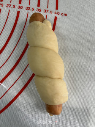 咸香蓬松香肠卷的做法步骤：9