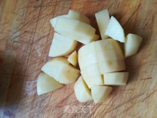 土豆烧茄子的做法步骤：1