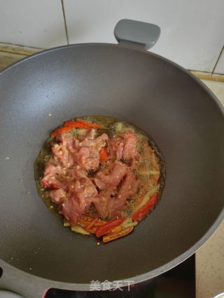 青椒炒牛肉的做法步骤：8