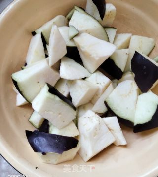 炖地三鲜的做法步骤：3