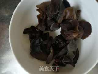 双耳炒羊肉的做法步骤：2