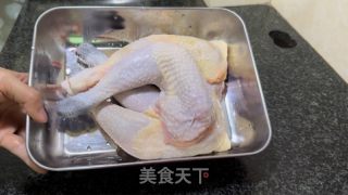 盐焗鸡腿的做法步骤：1