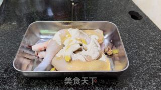 盐焗鸡腿的做法步骤：4