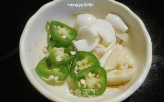 咸肉豆干炒豇豆的做法步骤：1