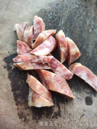 青椒洋葱炒腊肠的做法步骤：3
