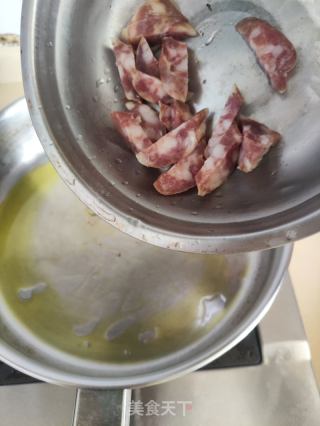 青椒洋葱炒腊肠的做法步骤：4