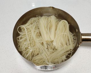 冷面的做法步骤：3