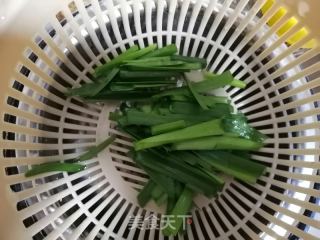 韭菜炒豆芽的做法步骤：2