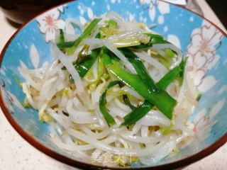 韭菜炒豆芽的做法步骤：5