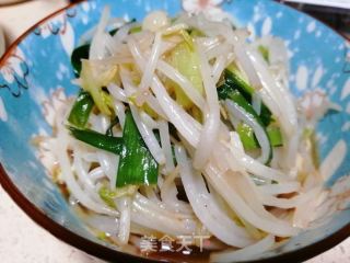 韭菜炒豆芽的做法步骤：7
