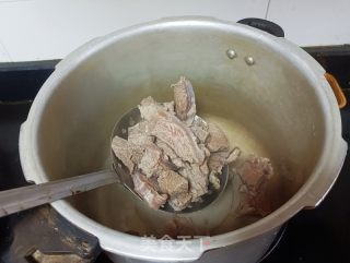 五香牛肉面的做法步骤：3