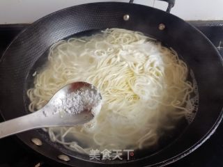 五香牛肉面的做法步骤：8