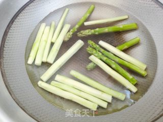 蒜香芦笋的做法步骤：3