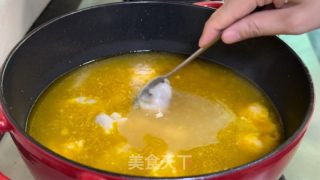 酸汤肥牛虾滑的做法步骤：9