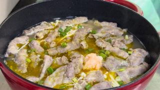 酸汤肥牛虾滑的做法步骤：12