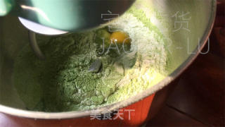 抹茶豆沙奶酪小餐包，口感超好、一次成功，非常适合新手练手的面包。的做法步骤：2