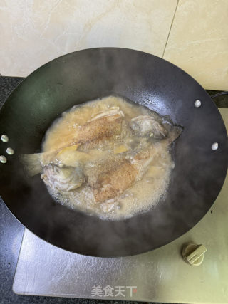 花甲焖鲈鱼的做法步骤：10