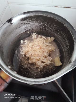 虾皮紫菜汤的做法步骤：2