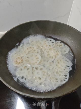 凉拌藕片的做法步骤：2