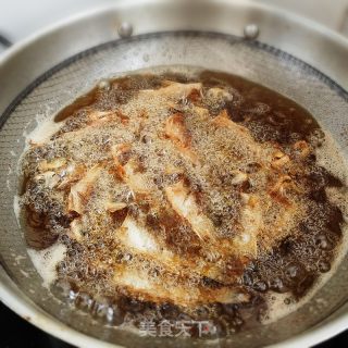 干炸鲫鱼的做法步骤：4