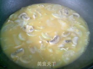 咸鸭蛋蘑菇夜开花汤的做法步骤：9