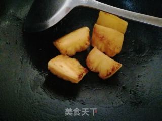 煎菠萝块的做法步骤：2